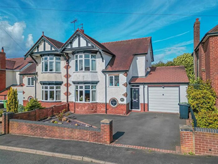 3 Bedroom Semi-Detached House For Sale In Whitehall Road, Stourbridge, DY8