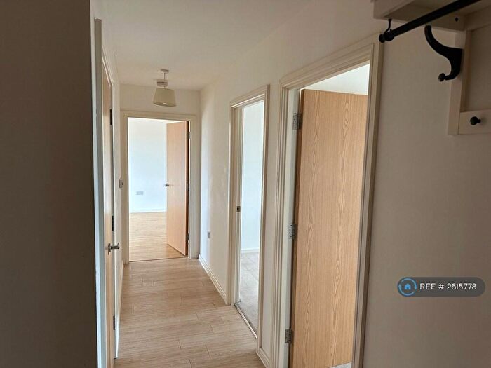 2 Bedroom Flat To Rent In Mallory Close, Gravesend, DA12