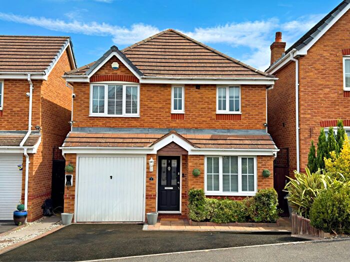 3 Bedroom Detached House For Sale In Mallen Drive, Tividale, Oldbury, B69