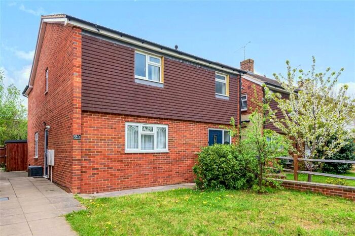 2 Bedroom Maisonette To Rent In Woodlands Road, Guildford, GU1