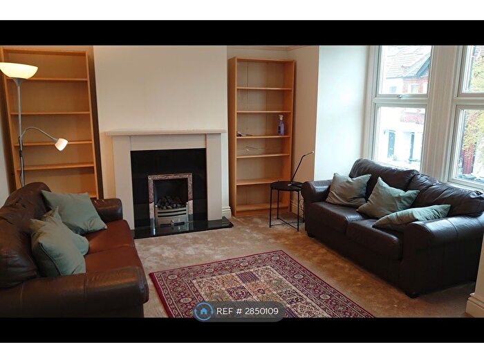 3 Bedroom Maisonette To Rent In University Road, London, SW19