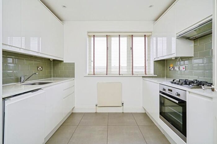 2 Bedroom Apartment To Rent In Market Square, Bicester, OX26