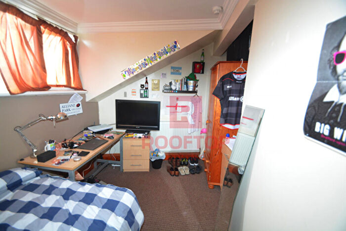 5 Bedroom House To Rent In Norwood Place, Leeds, LS6