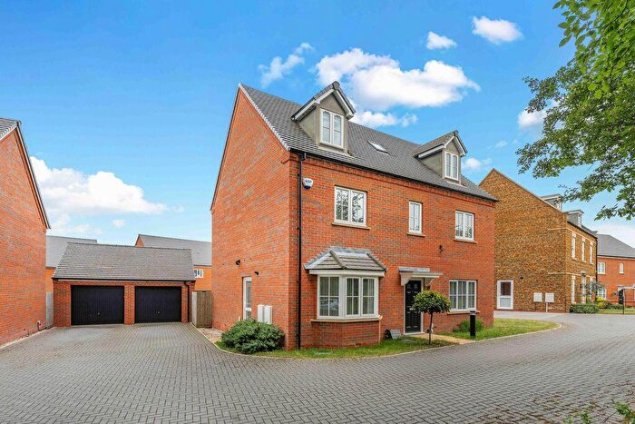 5 Bedroom Detached House For Sale In Thenford Way, Banbury, OX16