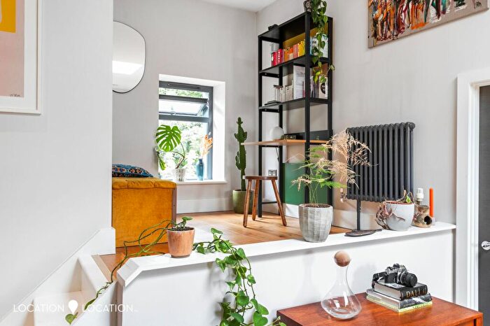 1 Bedroom Flat To Rent In Wilmer Place, London, N16