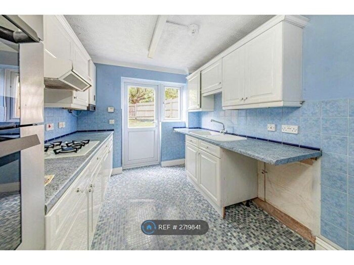 3 Bedroom Semi Detached House To Rent In Grimsbury Green, Banbury, OX16