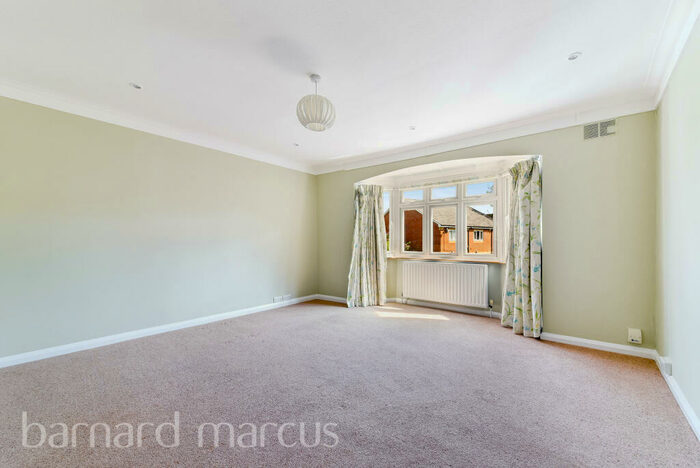 2 Bedroom Flat To Rent In Sanderstead Road, South Croydon, CR2