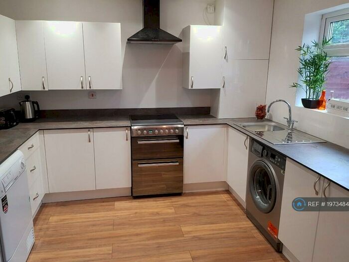 5 Bedroom End Of Terrace House To Rent In Tilling Road, Bristol, BS10