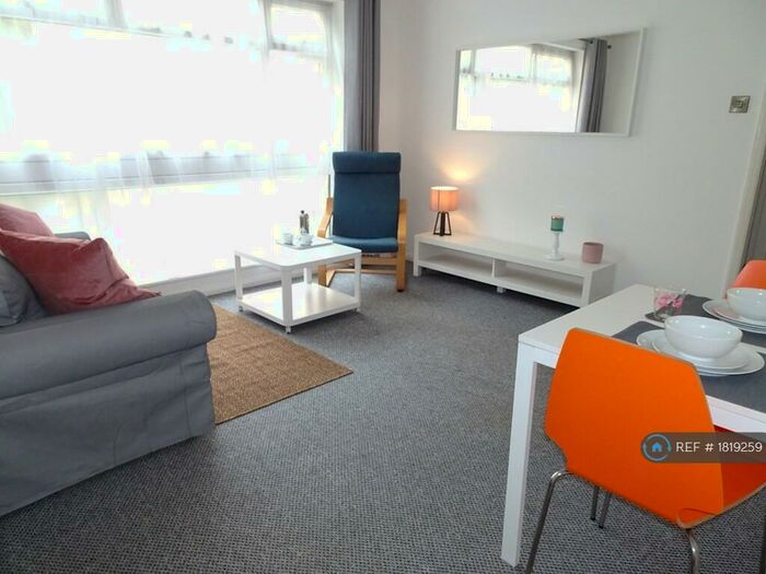 1 Bedroom Flat To Rent In Rushford Court, Manchester, M19