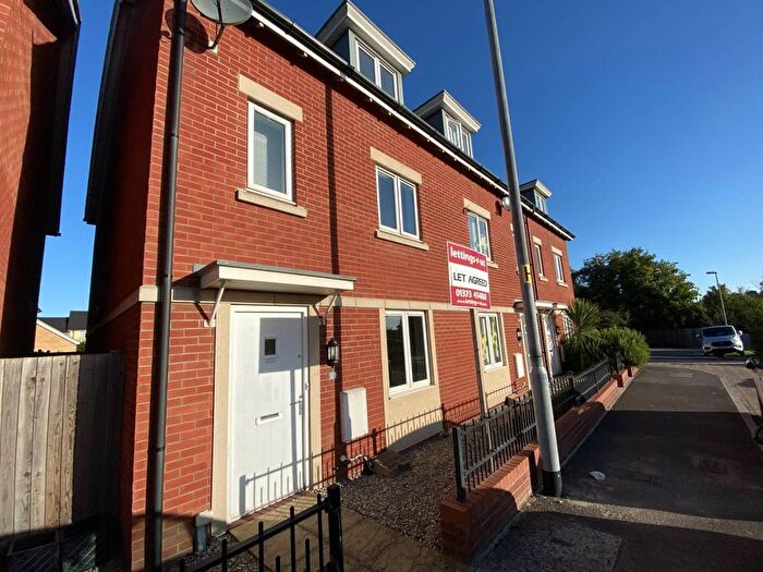 3 Bedroom Property To Rent In Great Western Street, Frome, Somerset, BA11