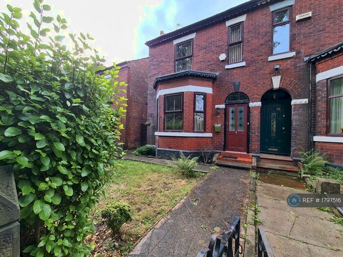 3 Bedroom Semi-Detached House To Rent In Park Avenue, Swinton, Manchester, M27