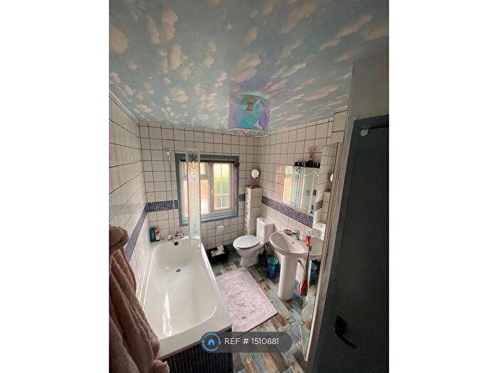 2 Bedroom End Terrace House To Rent In Park Hill, Ampthill, Bedford, MK45