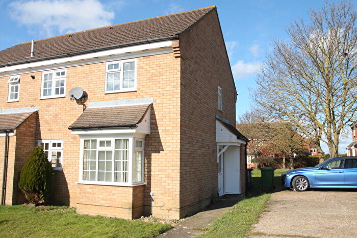 2 Bedroom Cluster House To Rent In William Drive, Eynesbury, Cambridgeshire, PE19