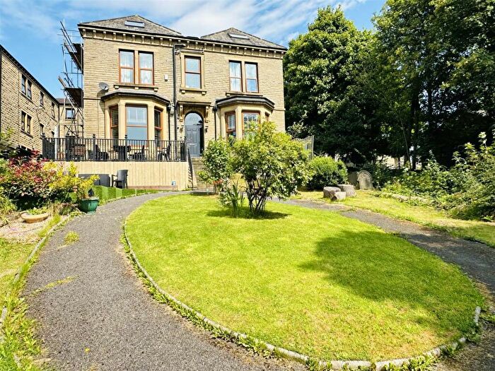 8 Bedroom Detached House For Sale In Thornton Road, Thornton, Bradford, BD13