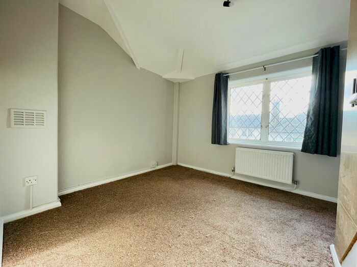 2 Bedroom Terraced House To Rent In Derinton Road, London, SW17