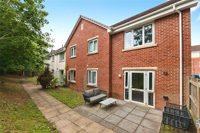 1 Bedroom Flat For Sale In Willow Way, Exeter, Devon, EX4