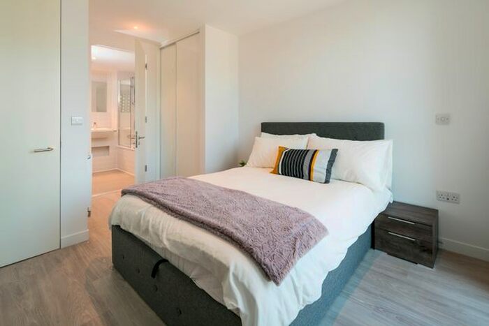 2 Bedroom Flat To Rent In Pressing Lane, Hayes, UB3