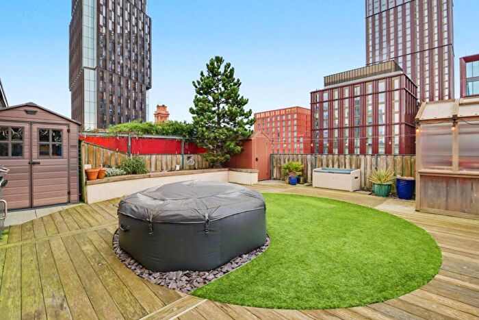 3 Bedroom Apartment For Sale In The Quadrangle, Lower Ormond Street, Manchester, M1