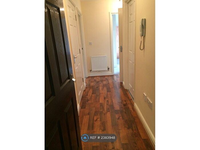 2 Bedroom Flat To Rent In Piper Way, Ilford, IG1