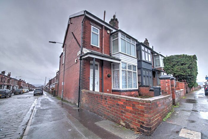 3 Bedroom End Of Terrace House For Sale In Bennetts Lane, Bolton, BL1
