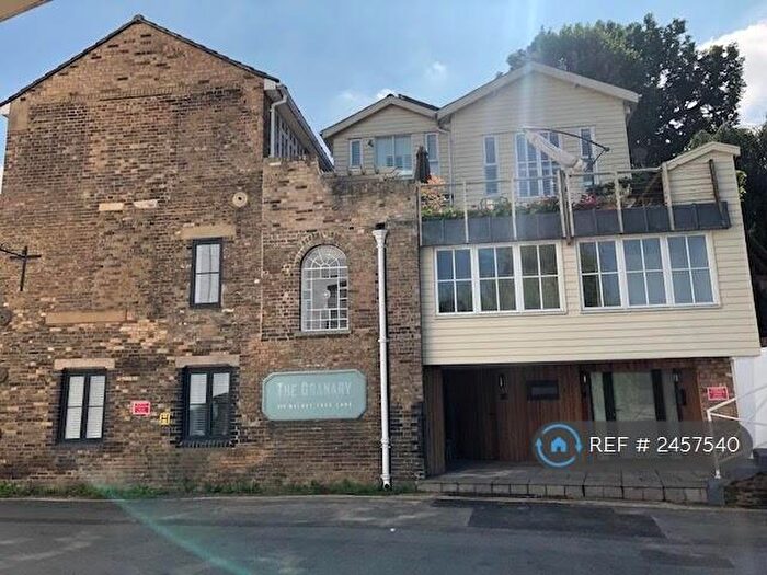 2 Bedroom Flat To Rent In Walnut Tree Lane, Sudbury, CO10