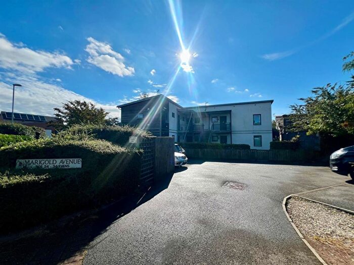 2 Bedroom Flat To Rent In Marigold Court, Gateshead, NE10