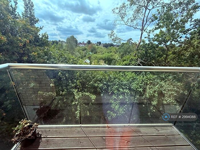 2 Bedroom Flat To Rent In Granville Road, London, NW2
