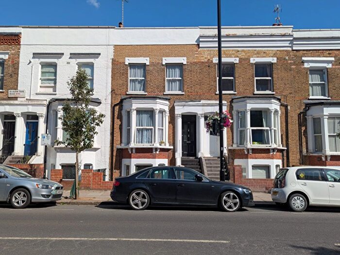 2 Bedroom Flat To Rent In Kilburn Park Road, London, NW6