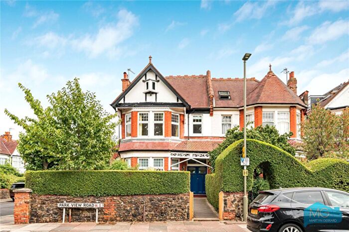 3 Bedroom Apartment For Sale In Park View Road, London, N3