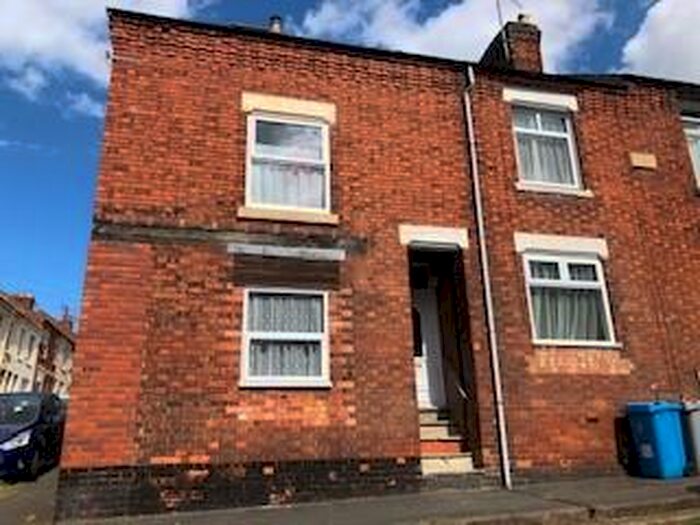 3 Bedroom Terraced House To Rent In Carlton Street, Kettering, NN16