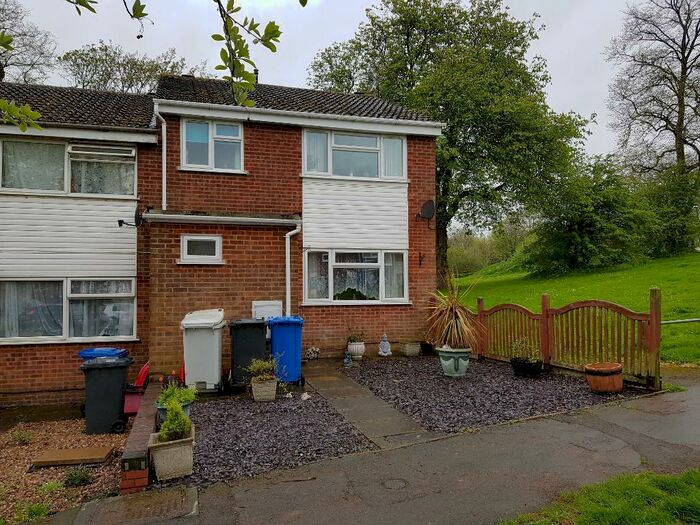 3 Bedroom Semi-Detached House To Rent In Hawkins Close, Rothwell, Kettering, Northants, NN14