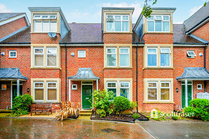 4 Bedroom House To Rent In Complins Close, Oxford, OX2