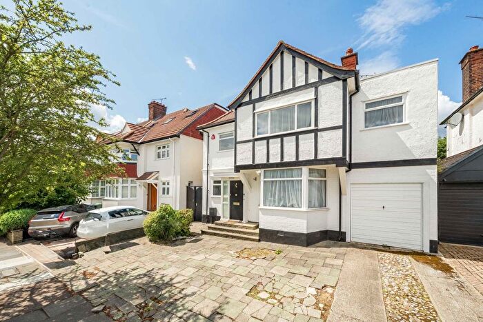 5 Bedroom Detached House For Sale In Foscote Road, London, NW4