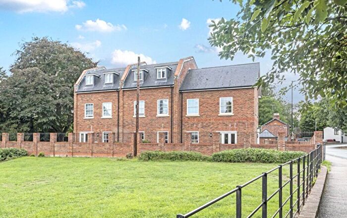 3 Bedroom Flat For Sale In Bury St. Edmunds, Suffolk, IP33