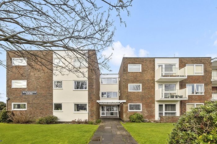2 Bedroom Flat For Sale In Bath Road, Worthing, BN11
