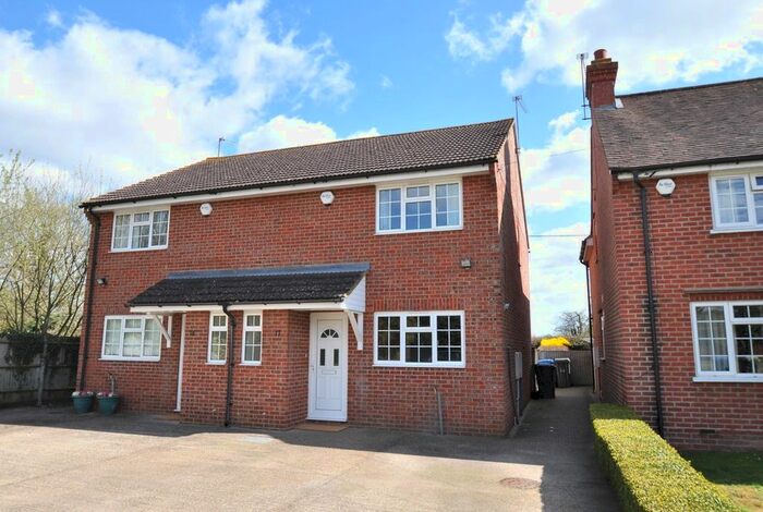 2 Bedroom Semi-Detached House To Rent In Cannondown Cottages, Maidenhead Road, Cookham, Berkshire, SL6