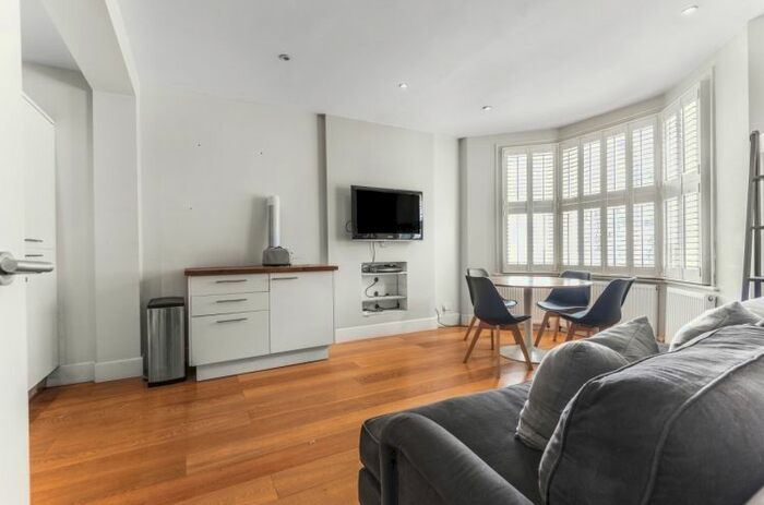 2 Bedroom Flat To Rent In Mirabel Road, London, SW6