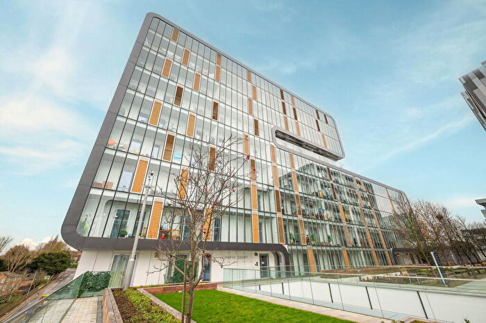 2 Bedroom Flat For Sale In Pepys Court, Love Lane, Woolwich, SE18