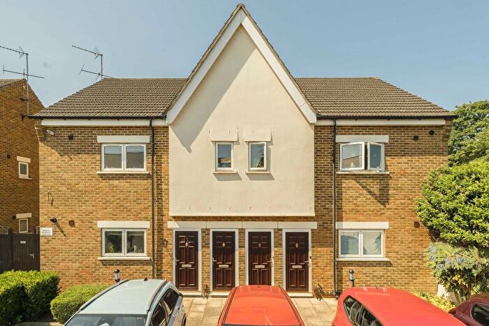 1 Bedroom Flat To Rent In Shilling Place, Hanwell, W7