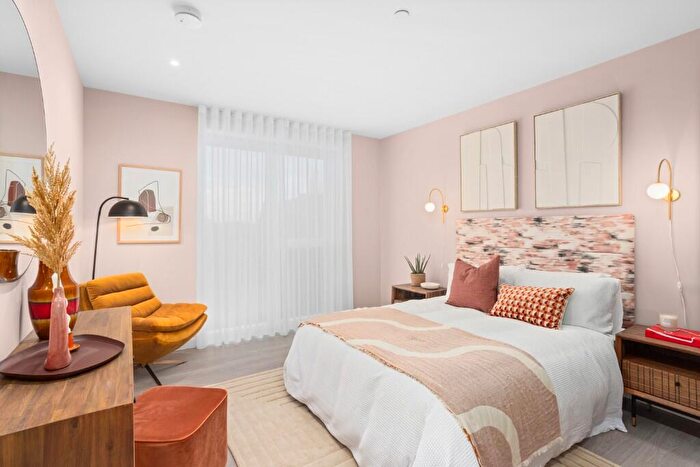 2 Bedroom Apartment For Sale In The Silkworks, London, E10