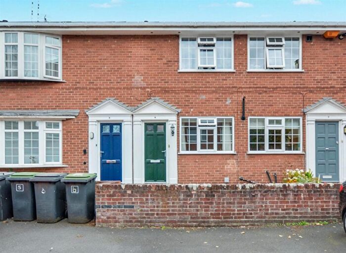 2 Bedroom Maisonette For Sale In Broadgate, Beeston, Nottingham, NG9