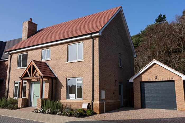 4 Bedroom Detached House For Sale In Chequer Tree Way, Maulden, MK45