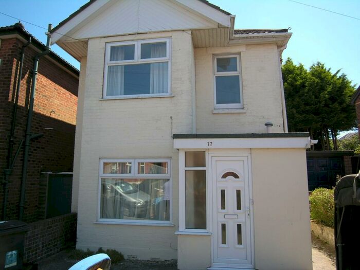 4 Bedroom House To Rent In Bedroom Detached House In Winton, BH9
