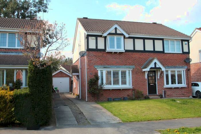 3 Bedroom Semi-Detached House To Rent In Heather Way, Harrogate, North Yorkshire, HG3