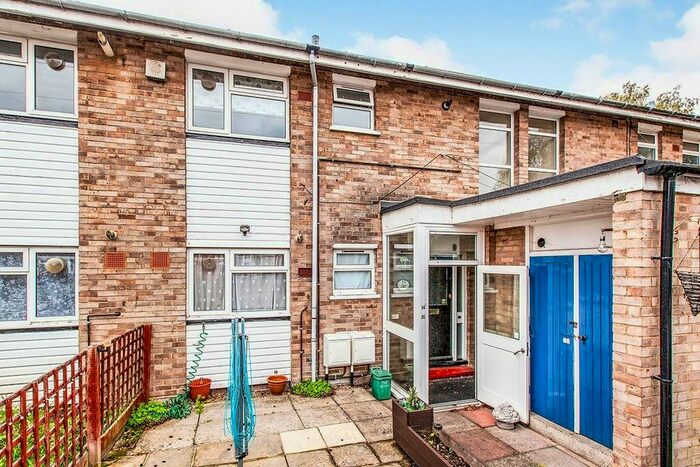 2 Bedroom Flat To Rent In Hazel Close, Englefield Green, Egham, Surrey, TW20