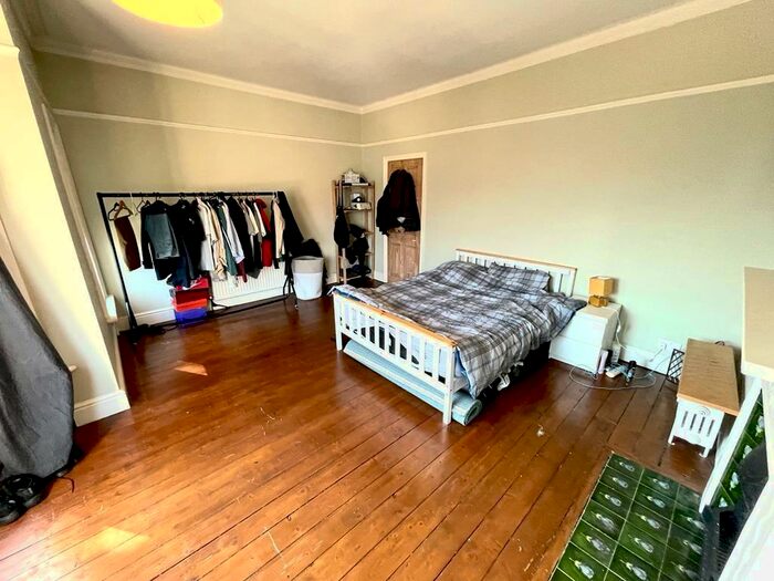 4 Bedroom Semi-Detached House To Rent In St Johns Road, Old Trafford, M16