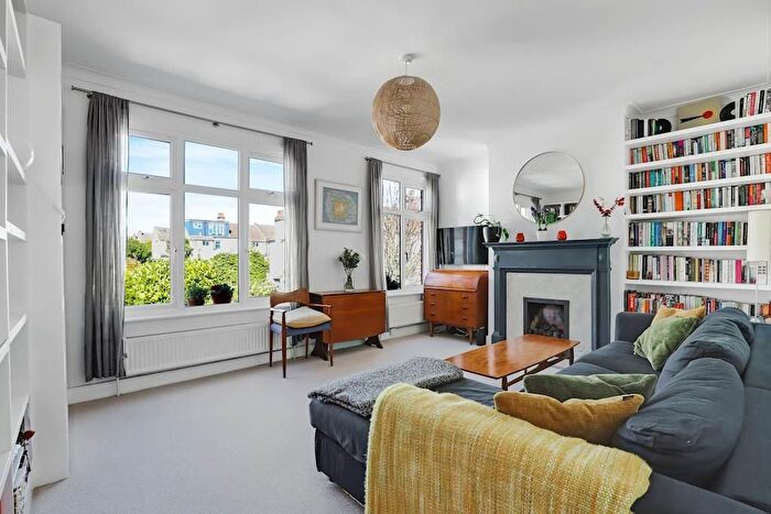 3 Bedroom Maisonette For Sale In Royston Road, Penge, London, SE20