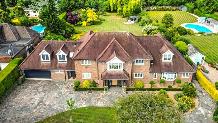 6 Bedroom Detached House For Sale In Golf Side, South Cheam, SM2