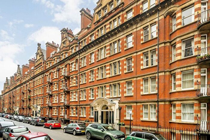 2 Bedroom Flat For Sale In Glentworth Street, London, NW1