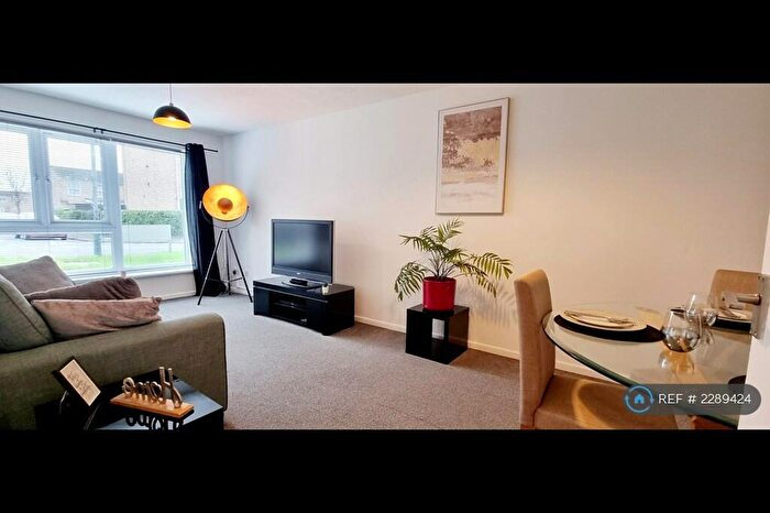 2 Bedroom Flat To Rent In Barton Court, Leamington Spa, CV31